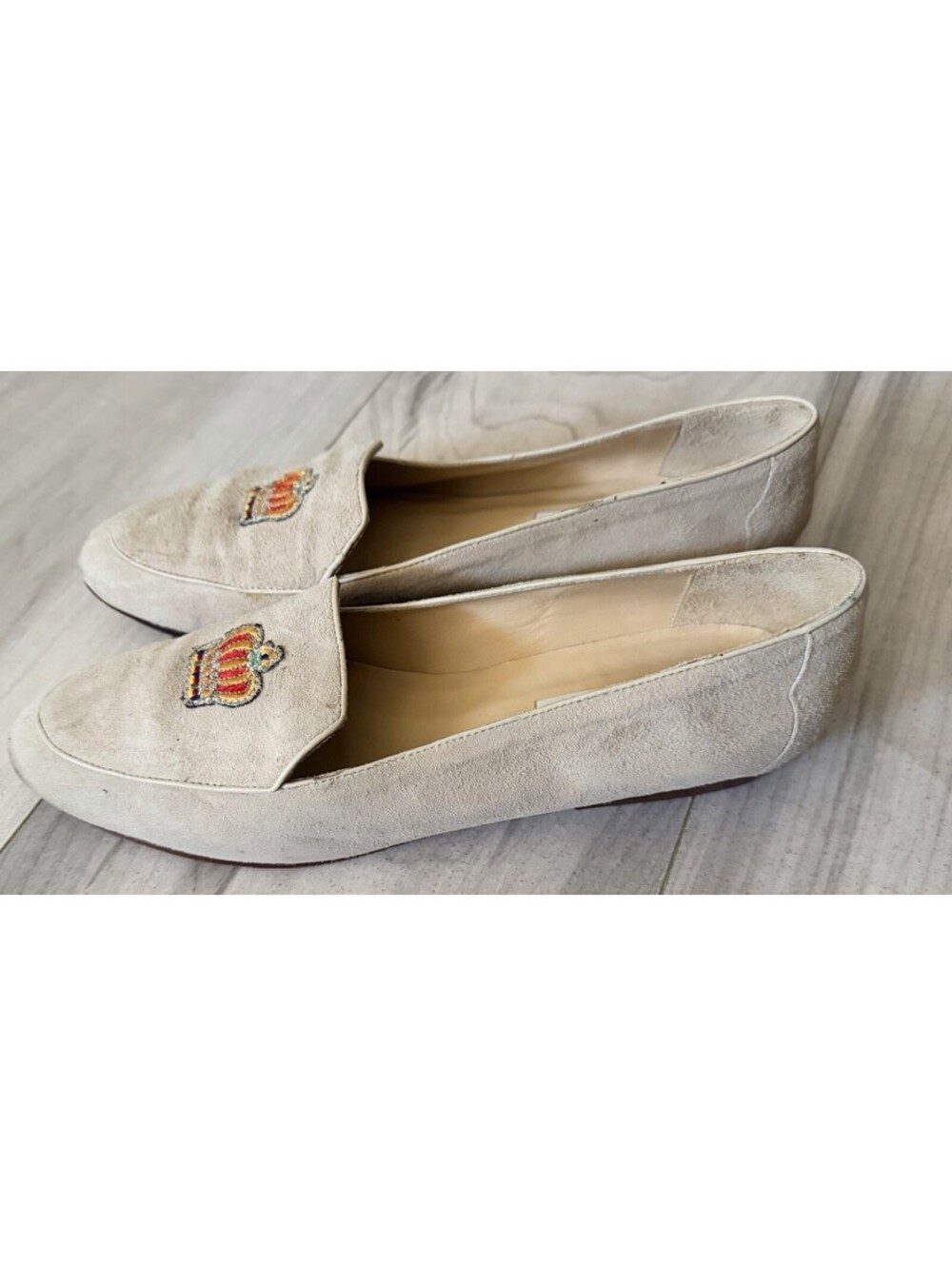 UNISA Women's Loafer Flats Shoe Classic Beige Leather Size 8 AA Crown Emblem
